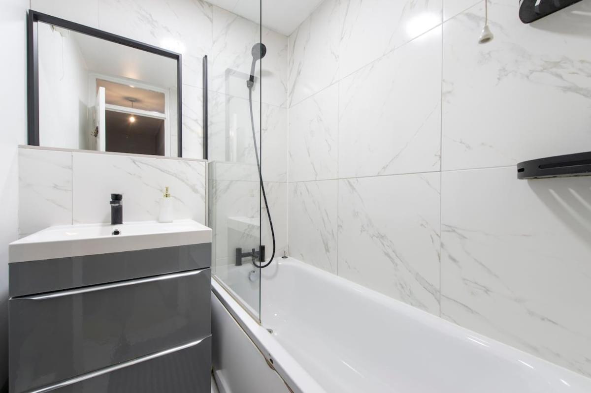 Lovely 2-Bed 20 Mins To Central Λονδίνο Εξωτερικό φωτογραφία